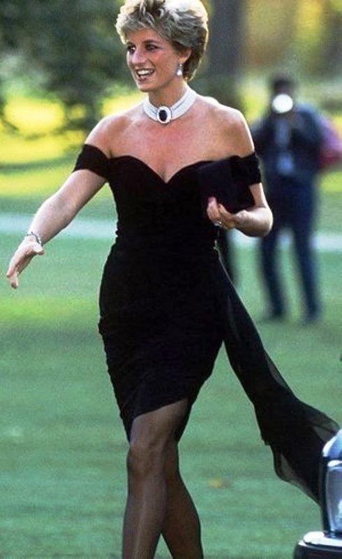23 anos sem Lady Di: vestido da vingança ‘cancelou’ família real