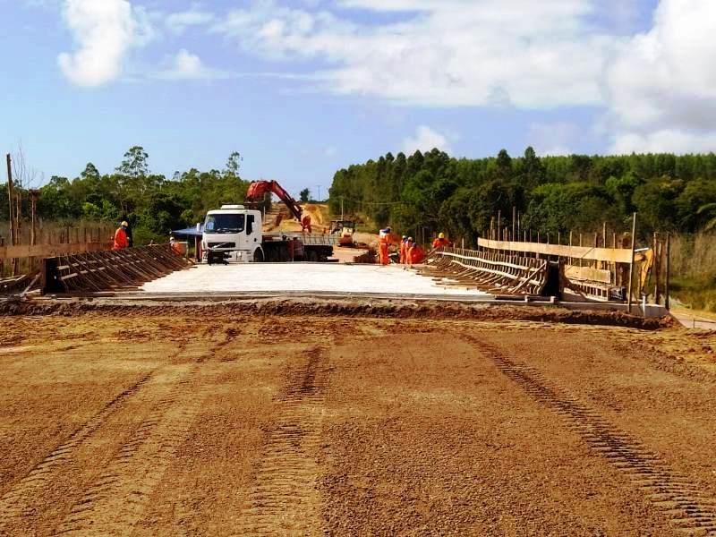 Governador visita obras rodoviárias em Conceição da Barra e São Mateus