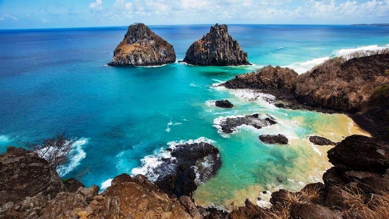 Fernando de Noronha reabre ao turismo e enche moradores da ilha de otimismo