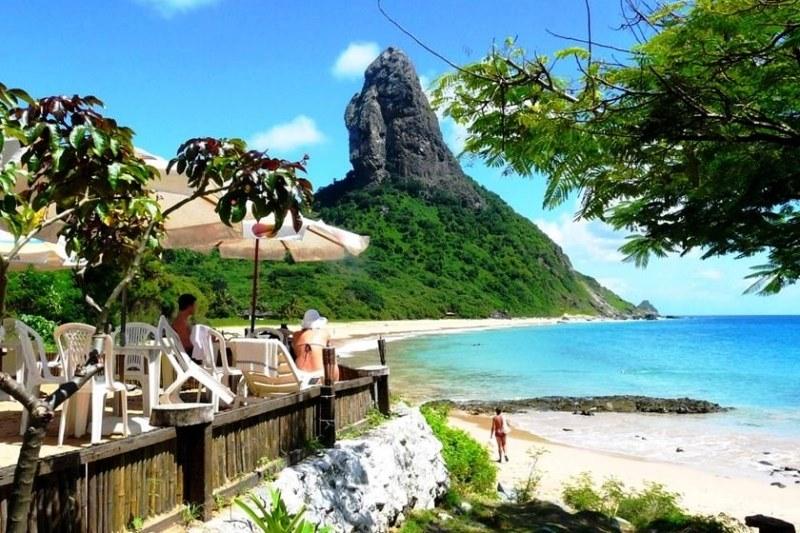 Fernando de Noronha reabre ao turismo e enche moradores da ilha de otimismo