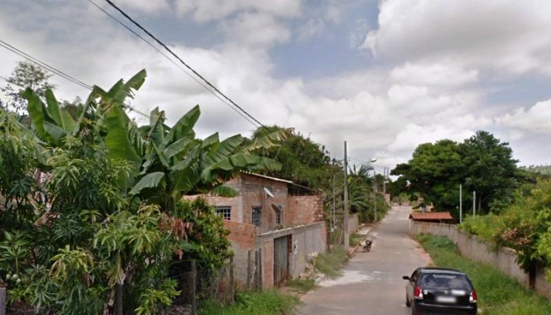 Homem mata filho de 3 anos a facadas e transmite ato por videochamada para a ex