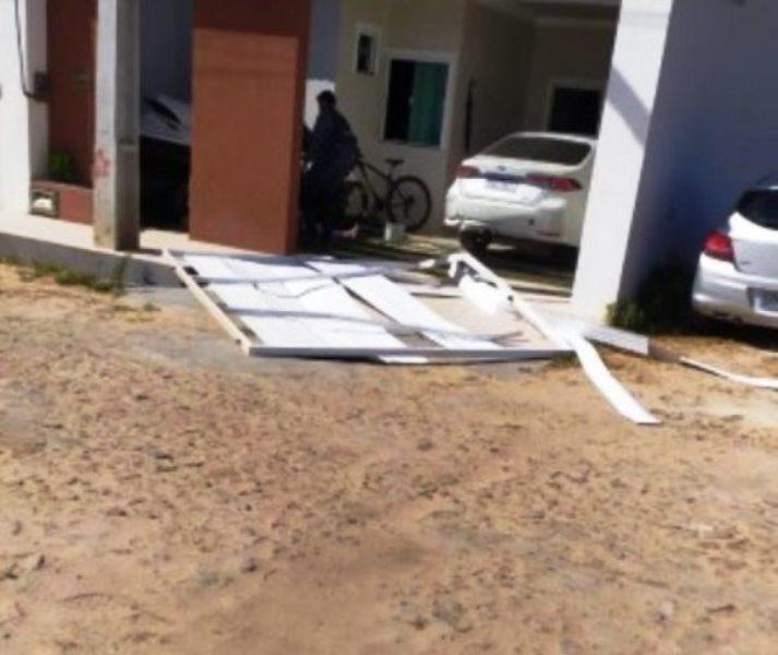Esposa ameaça amante do marido, derruba portão e atropela mulheres