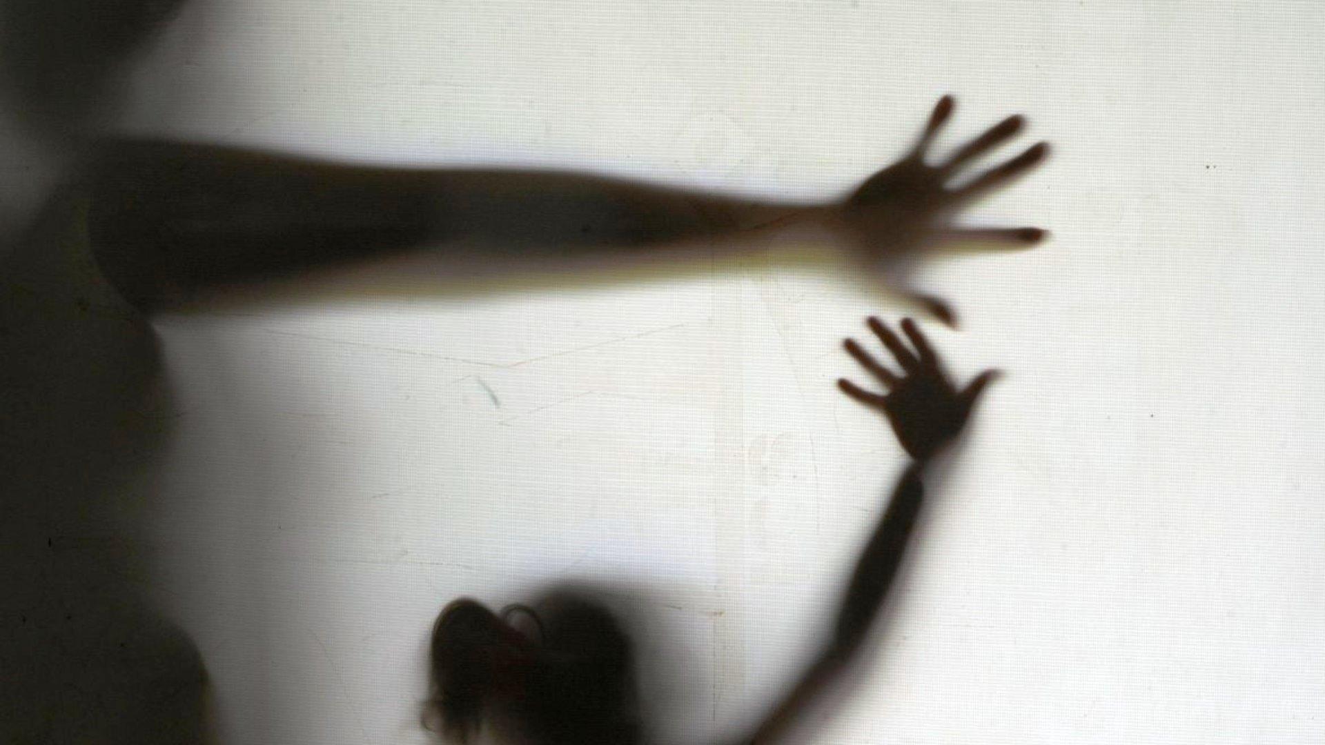 Menor rapta criança de 6 anos durante sono para estuprá-la