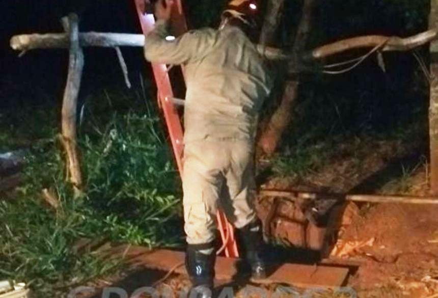 Marido acorda sem a esposa ao lado e encontra o corpo dentro de um poço