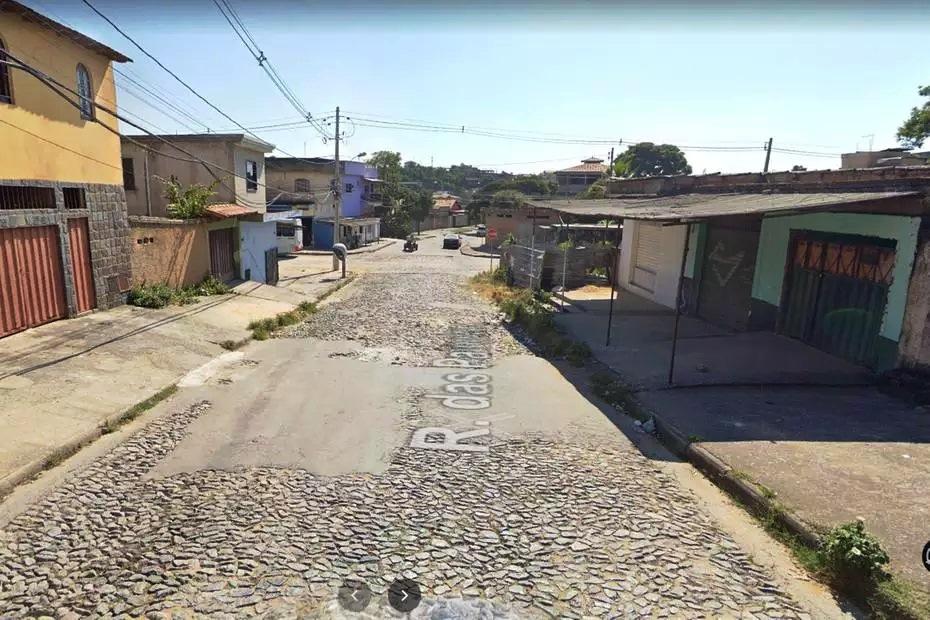 Mulher é flagrada fazendo sexo oral com filha de 1 ano no colo