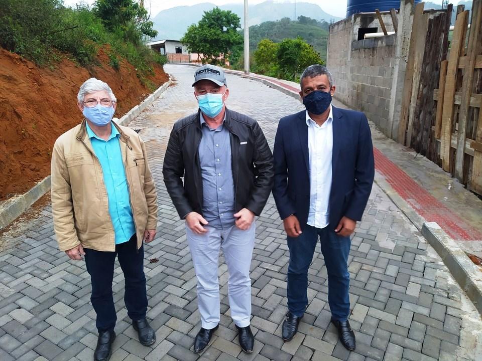 Casagrande visita obras rodoviárias e de reconstrução de pontes em Vargem Alta e Castelo