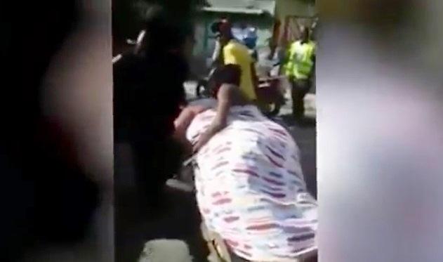 Mulher trai marido e é descoberta após ficar com o pênis do amante preso na vagina