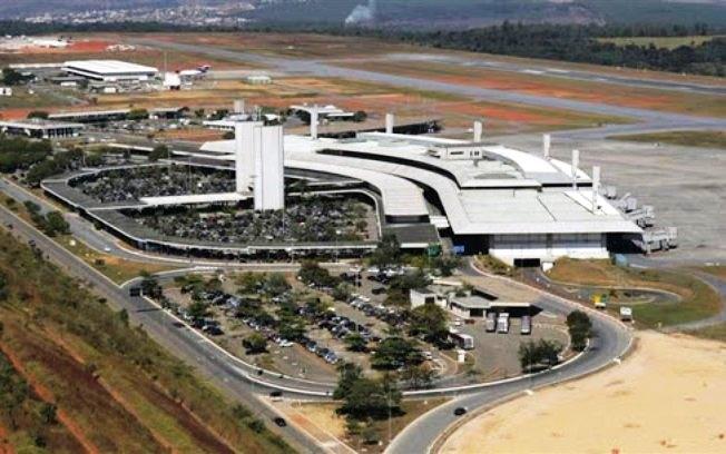 Homem é detido por ameaça de bomba em aeroporto e diz que era 