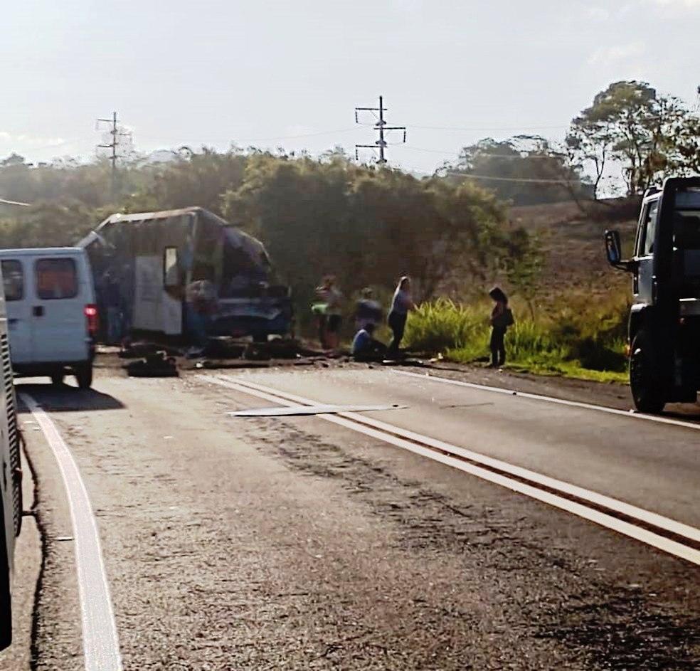 Acidente em rodovia no interior de SP provoca 41 mortes, diz PM