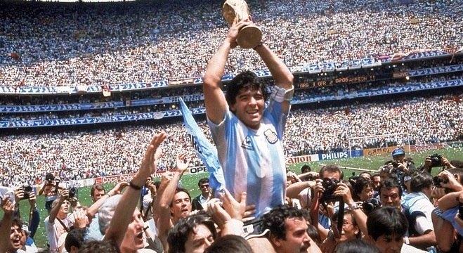 Morre o mito Diego Maradona, maior ídolo do futebol argentino