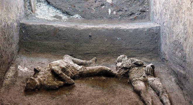 Ruínas de Pompéia revelam corpos de homem rico e de escravo