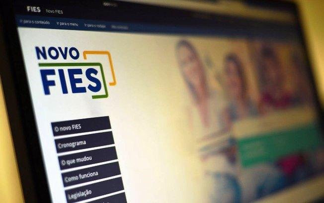 MEC muda cronograma e marca inscrições do Prouni e Fies para antes do Enem