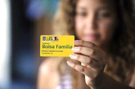 Beneficiários do Bolsa Família com NIS final 2 recebem 9ª parcela do auxílio