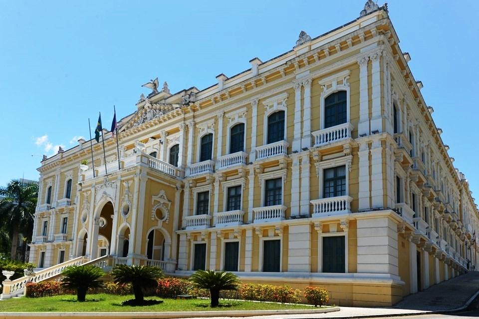 Governo do Espírito Santo decreta ponto facultativo nos dias 24 e 31 de dezembro