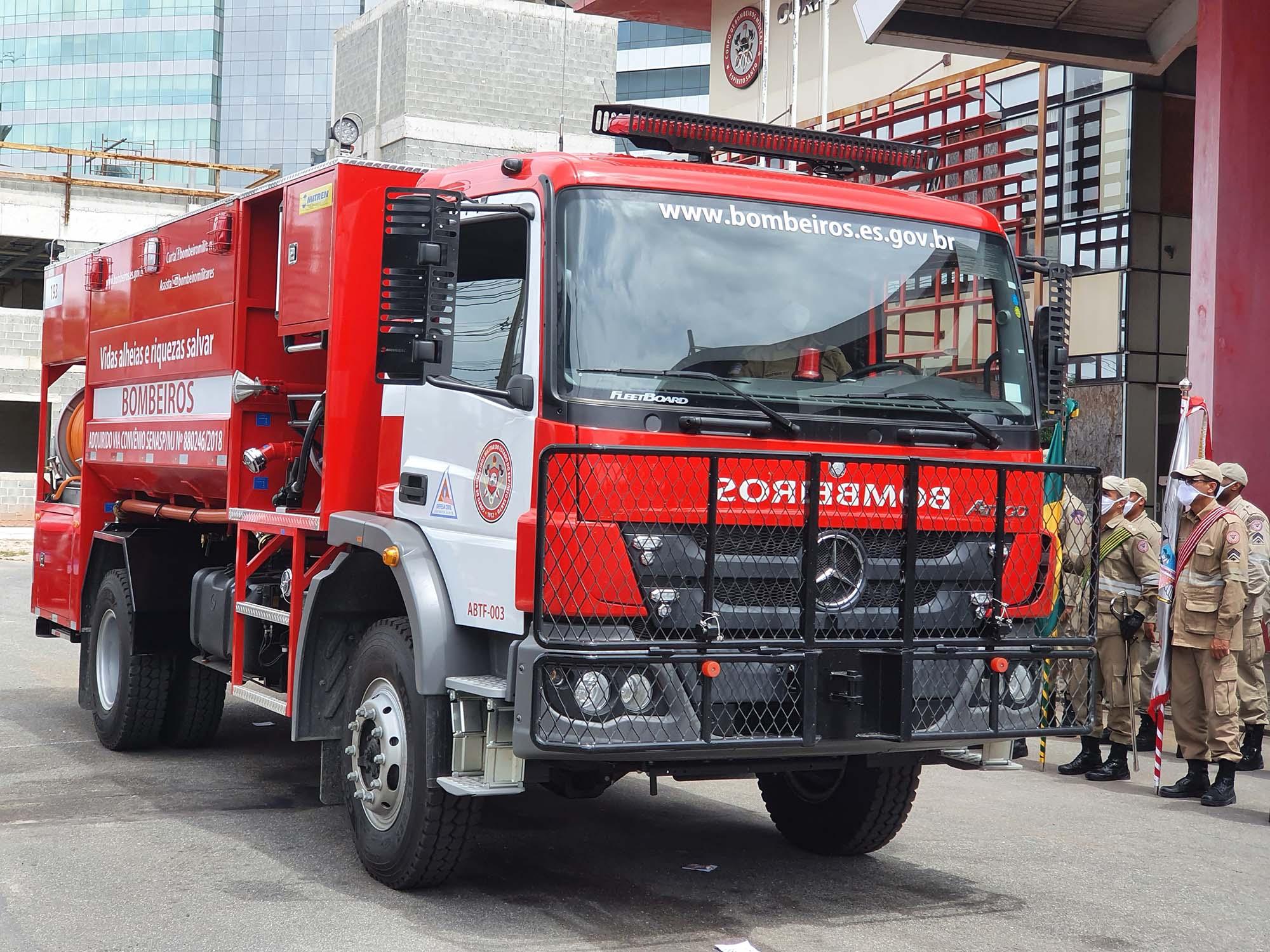 Corpo de Bombeiros do ES recebe novas viaturas e caminhão no aniversário de 108 anos da Corporação