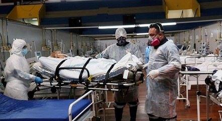 Brasil tem 195.725 mortes por covid-19 e 7,716 milhões de casos