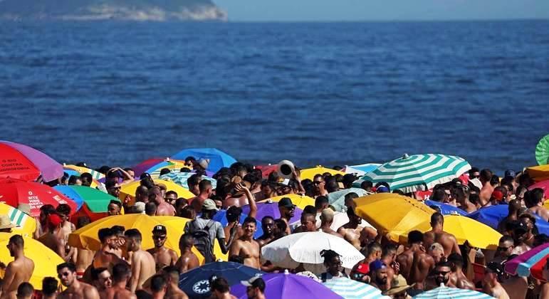 Brasil soma 197,7 mil mortes por covid-19 e 7,81 milhões de casos