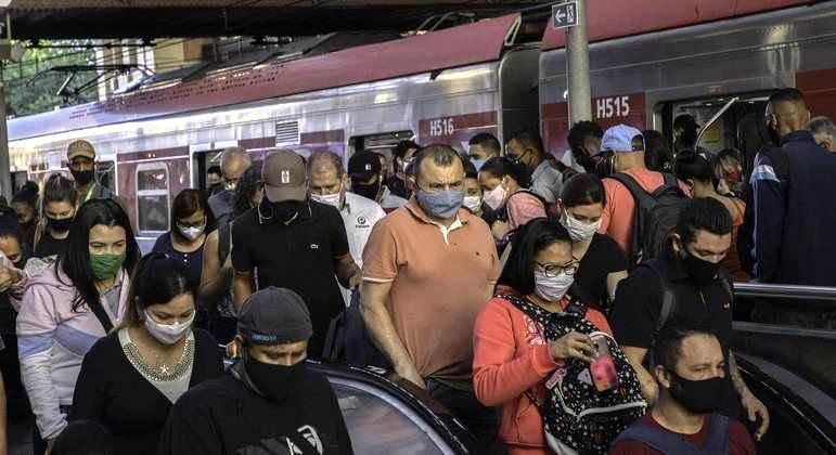 Brasil tem 198,6 mil mortes por covid e 7,86 milhões de casos
