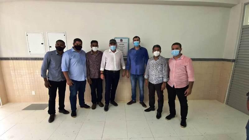 Casagrande visita Pinheiros e Pedro Canário e autoriza realização de obras