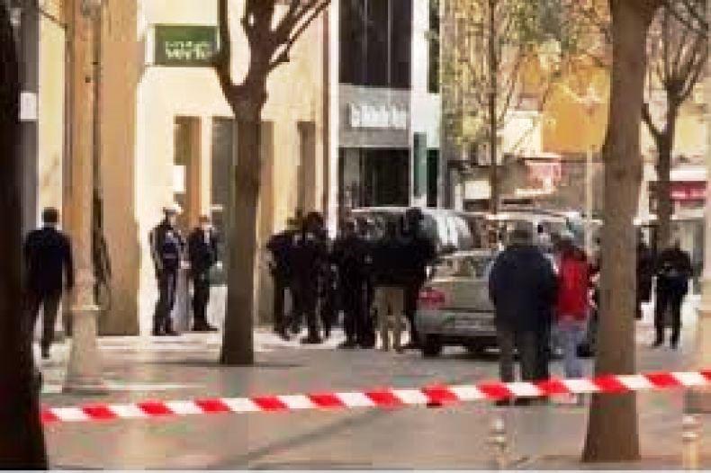 Homem é preso na França após jogar cabeça humana pela janela