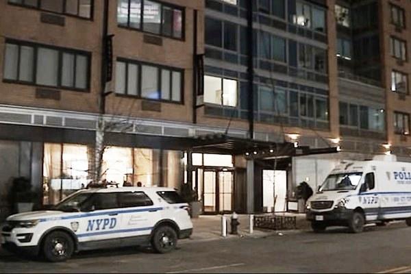 Ator é encontrado morto com a mãe em apartamento de luxo em Nova York