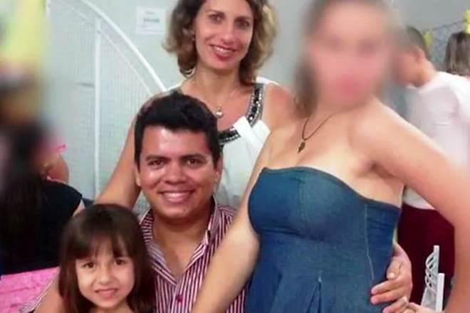 Mãe cavou as próprias covas dela e da filha, antes de serem mortas e enterradas no quintal, diz polícia