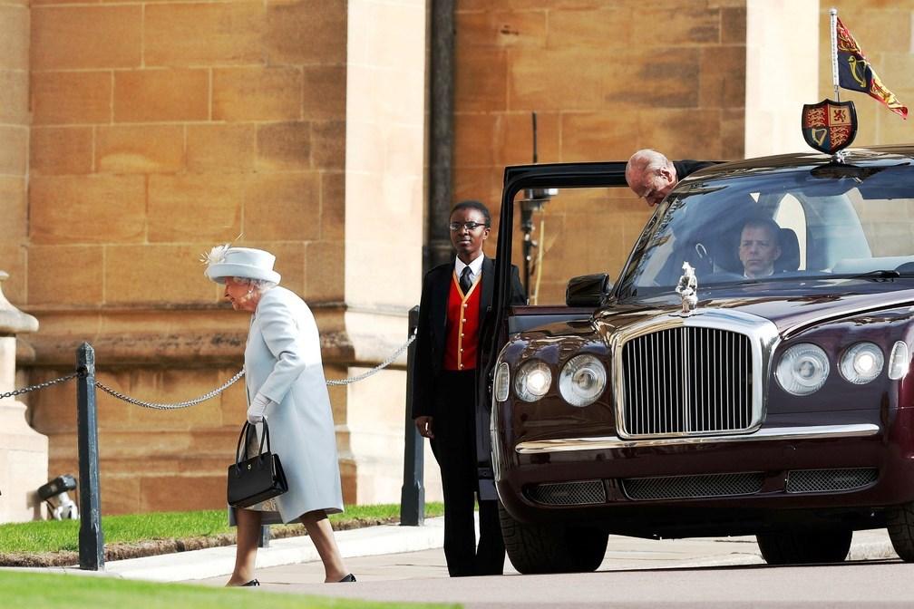 Família real britânica busca faxineiro e oferece salário de R$ 11 mil