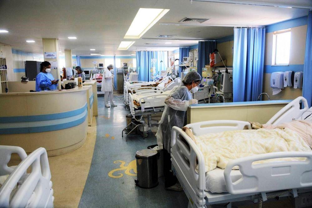 Com 10 milhões de casos, Brasil passa de 245 mil mortes por covid
