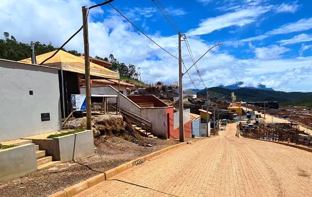 Prazo vence, e Renova não entrega casas para vítimas da tragédia de Mariana