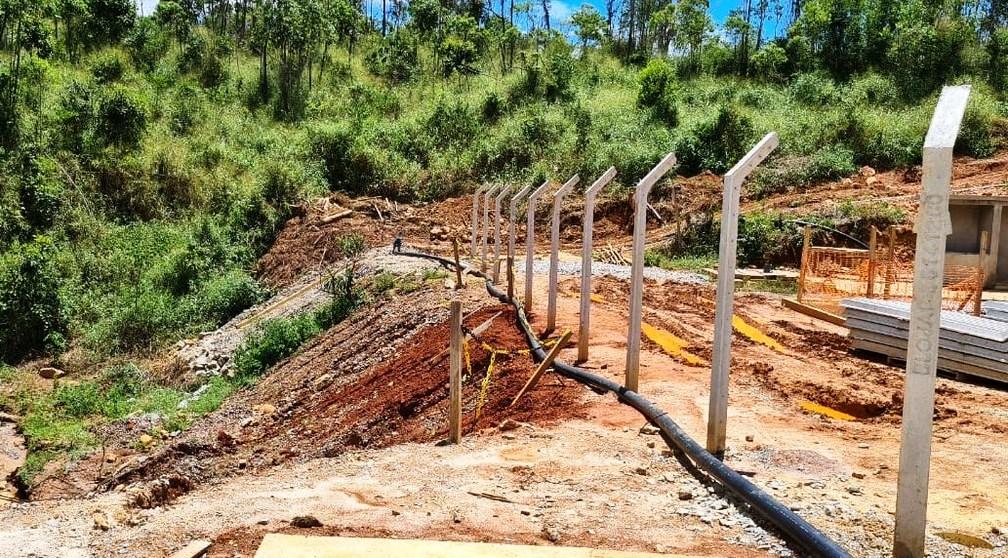 Prazo vence, e Renova não entrega casas para vítimas da tragédia de Mariana