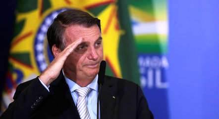 Novo auxílio emergencial vai variar de R$ 150 a R$ 300, diz Bolsonaro