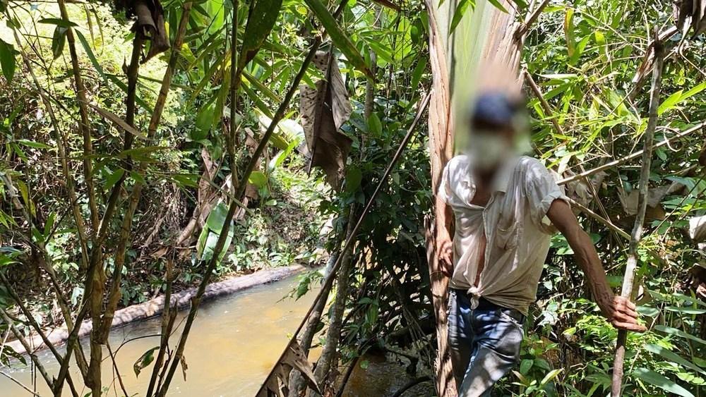 Idosos são resgatados de fazenda onde viviam em barraco de lona e sem energia