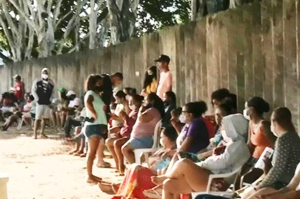 Moradores fazem fila para comprar gás de cozinha a R$ 40 no ES