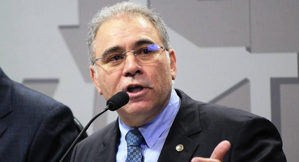 “Ministro da Saúde executa a política do governo”, diz Queiroga