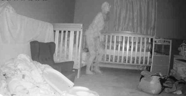 Câmara flagra figura assustadora em quarto de crianças durante a madrugada