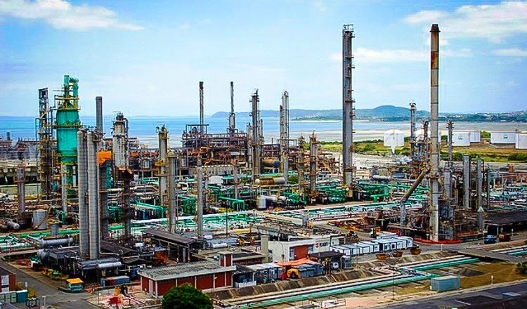 Conselho da Petrobras aprova venda de refinaria na Bahia para Mubadala  por R$ 9,3 bilhões