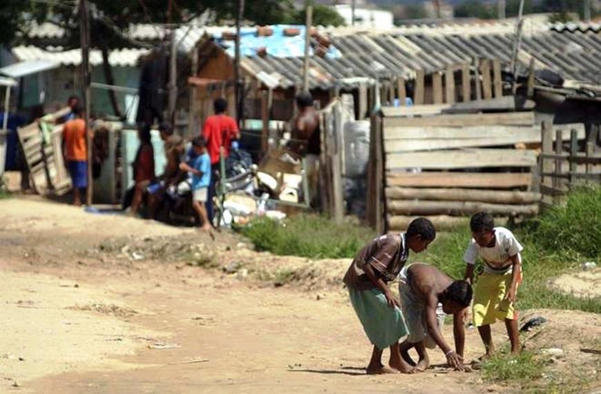 Pobreza causada pela pandemia deve persistir pelos próximos anos