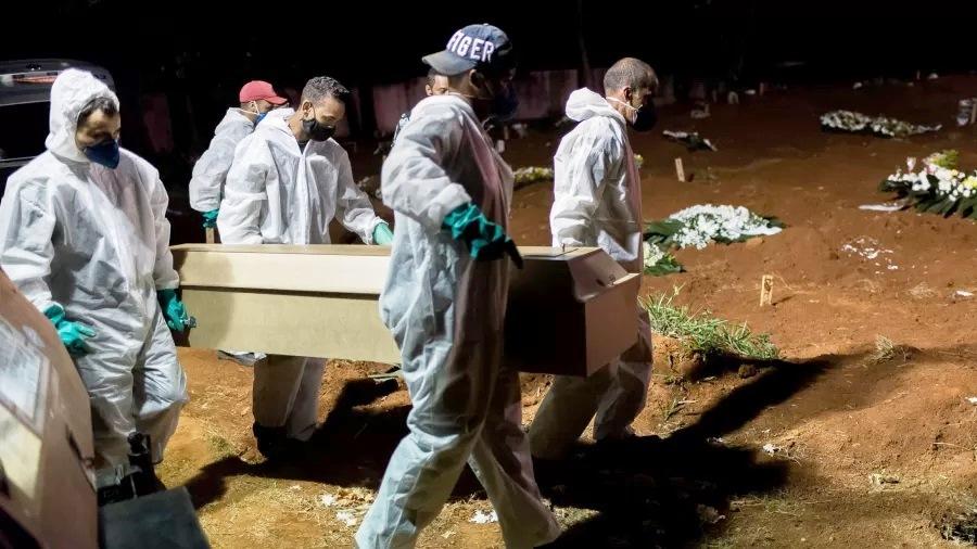 Pela 1ª vez, mortes pela covid no país superam a soma das outras doenças