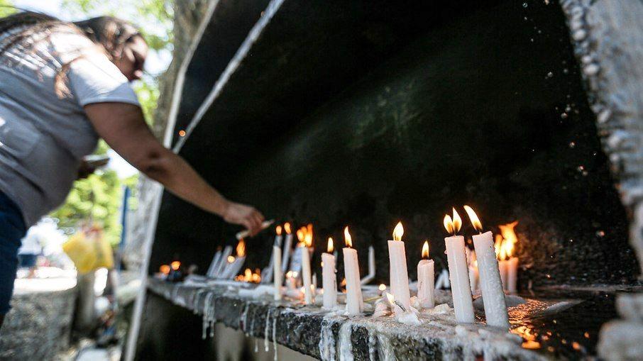 Brasil tem 1.803 mortes por Covid-19 nas últimas 24h; média móvel chega a 3.101