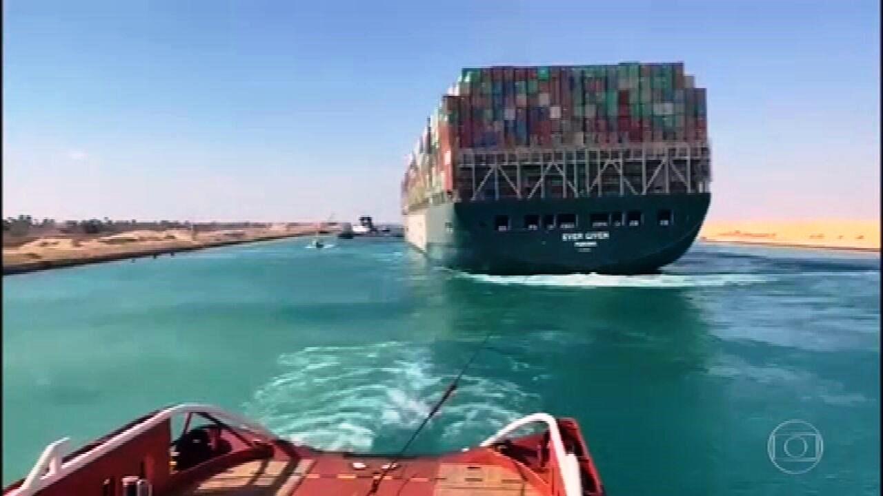 Egito exige US$ 1 bilhão para liberar navio Ever Given que bloqueou canal de Suez