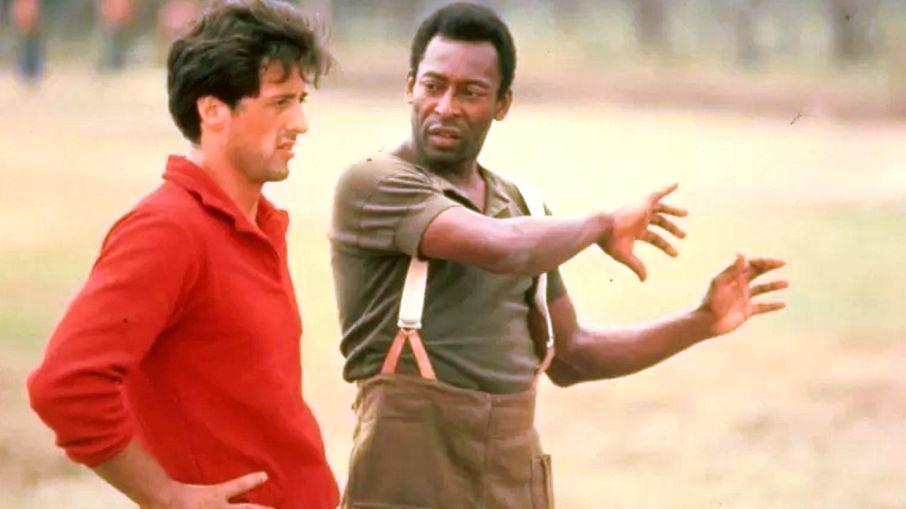 Stallone conta que teve o dedo quebrado por Pelé em gravação de filme