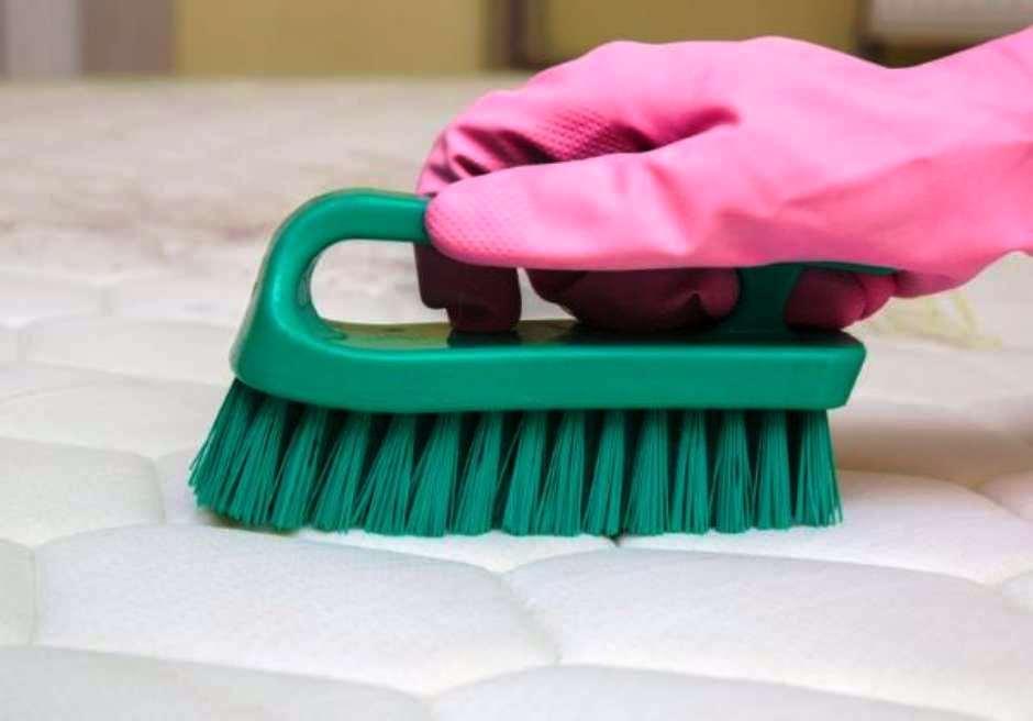 Como limpar colchão: Técnicas infalíveis com bicarbonato e vinagre