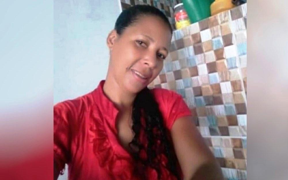 Jovem é preso suspeito de matar a mãe com golpes de martelo e faca