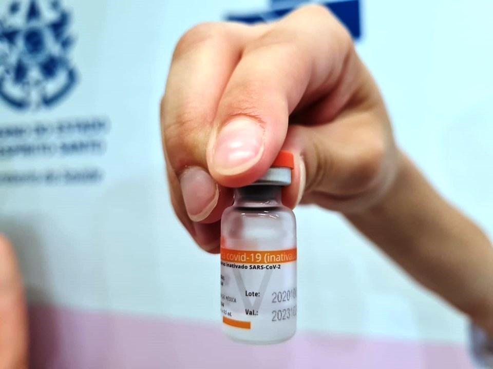 ES recebe mais de 70 mil doses de vacina contra a Covid-19 nesta sexta-feira (23)