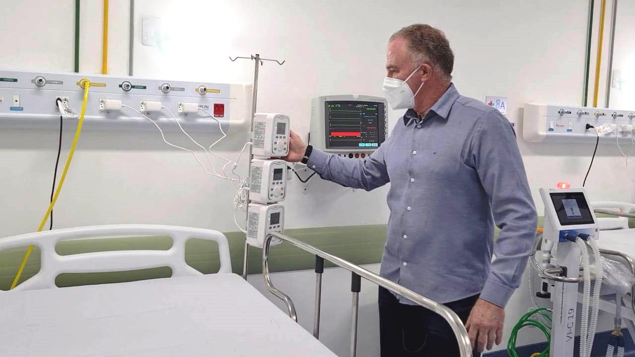 Casagrande entrega 40 novos leitos para Covid-19 em nova área do Himaba, em Vila Velha