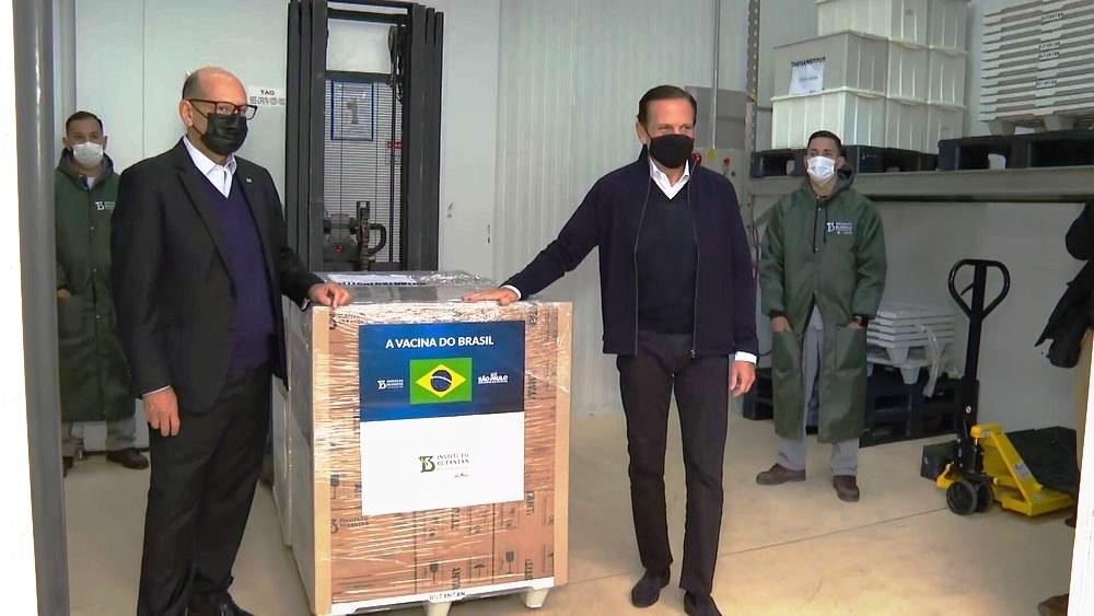 Butantan entrega último lote de vacinas CoronaVac ao Ministério da Saúde e paralisa produção