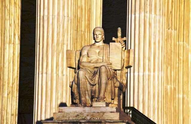 Argumento de autoridade, o recurso de quem não tem argumentos