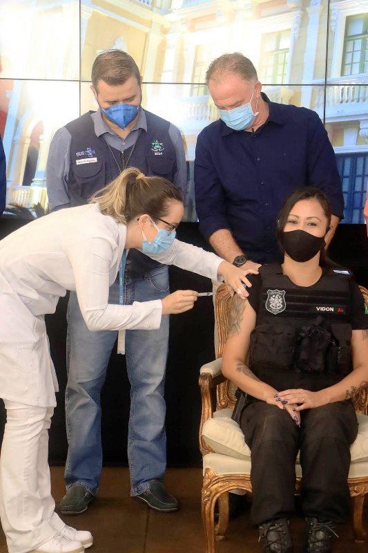 Governo do ES inicia vacinação contra a Covid-19 de profissionais dos sistemas prisional e socioeducativo