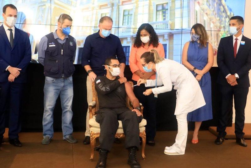 Governo do ES inicia vacinação contra a Covid-19 de profissionais dos sistemas prisional e socioeducativo