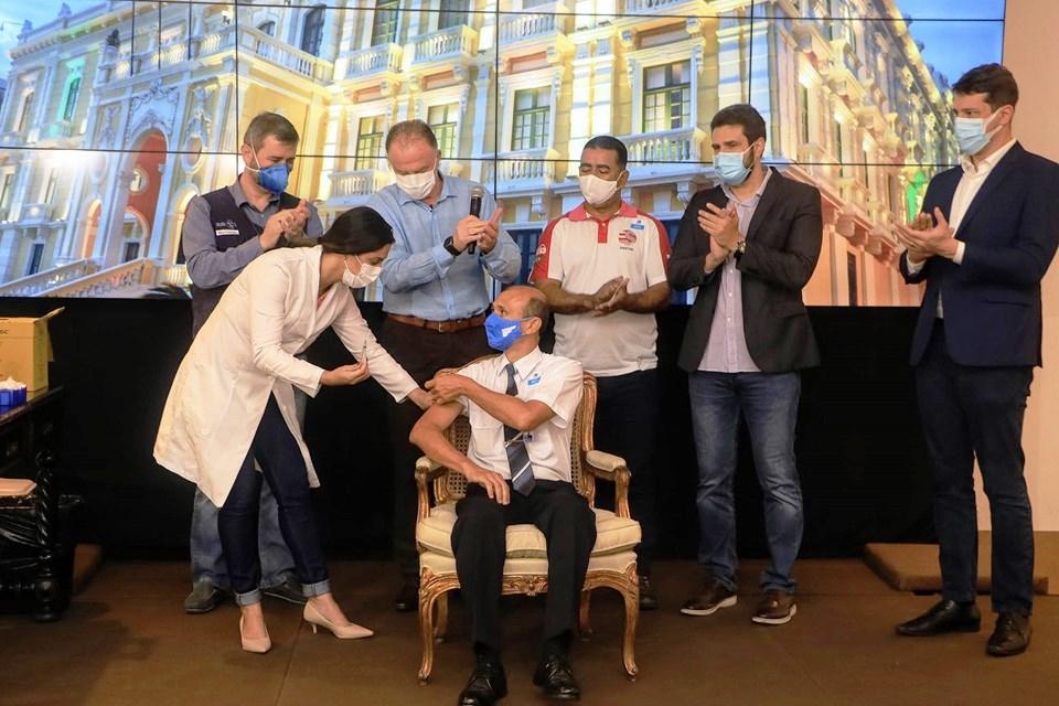 ES antecipa vacinação contra Covid-19 dos trabalhadores do transporte coletivo rodoviário de passageiros